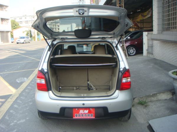 NISSAN LIVINA 照片9