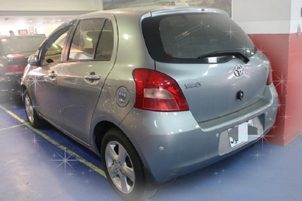 2010豐田Yaris1.5 銀 照片9