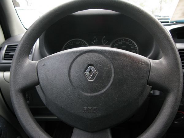 運通汽車-2004年-雷諾-Clio 照片6