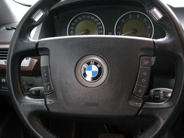 運通汽車-2003年-BMW-735 照片6