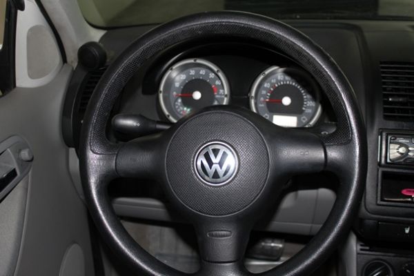 01 VW 福斯  Polo 1.4 白 照片3