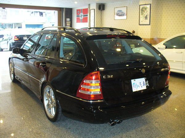 04年Benz/朋馳C32 AMG 照片3
