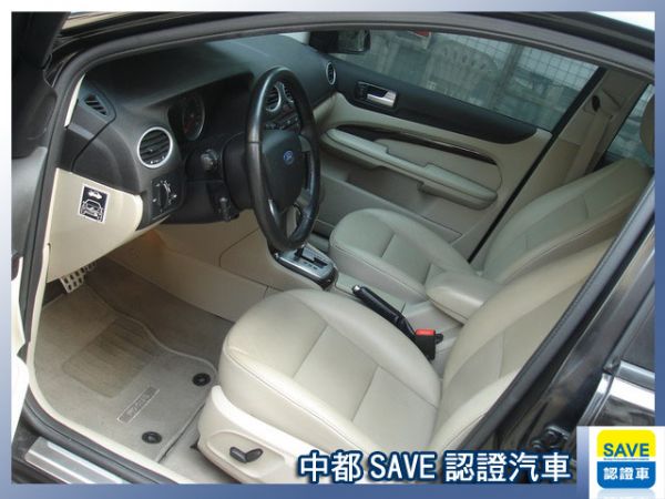 06 FORD FOCUS 照片3