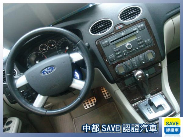 06 FORD FOCUS 照片4