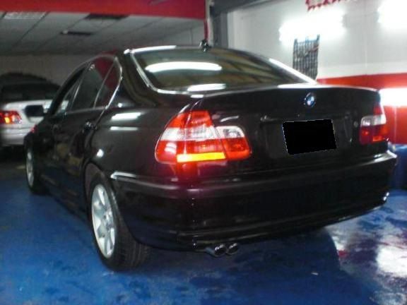 04 BMW 318I 2.0 黑 照片7