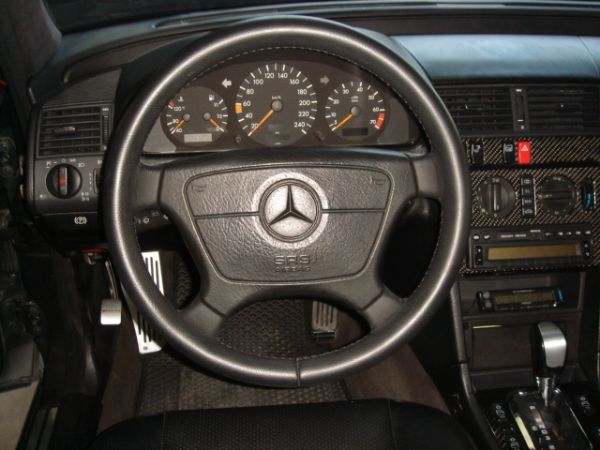 BENZ C180 照片9