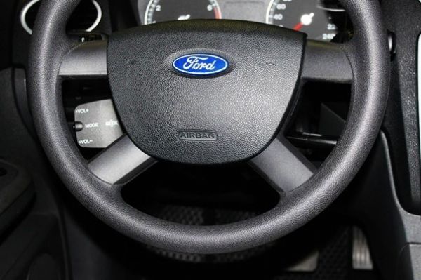 Ford 福特  Focus 1.8 照片5