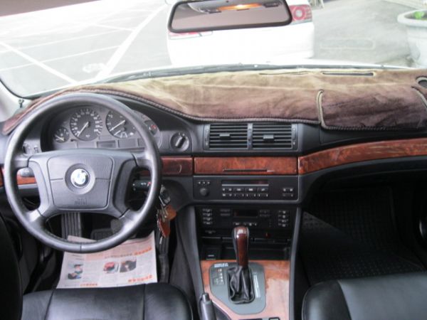 BMW 520I 照片4