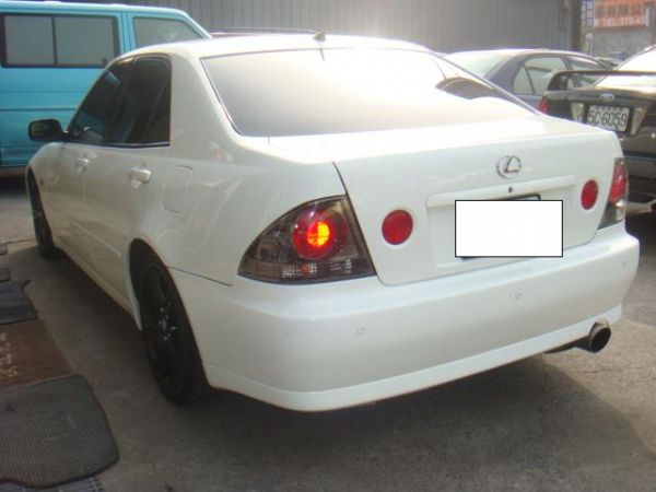 LEXUS IS-200 2.0 99年 照片2