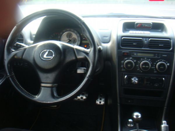 LEXUS IS-200 2.0 99年 照片5