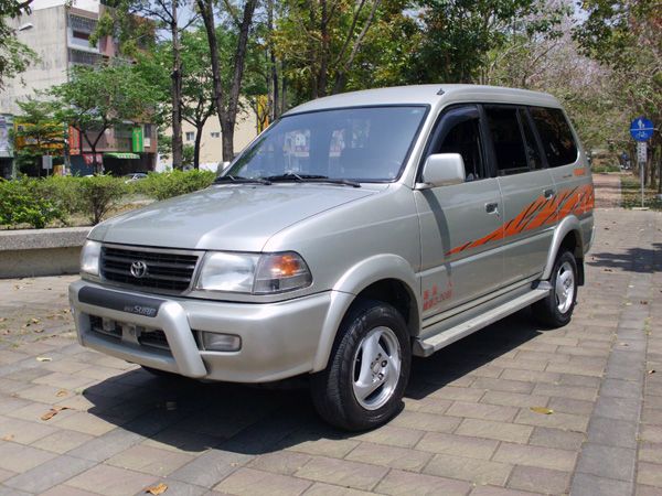 【松順汽車】2001型 豐田ZACE瑞獅 照片1