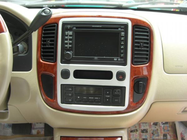 SUM 聯泰汽車 2006年ESCAPE 照片4