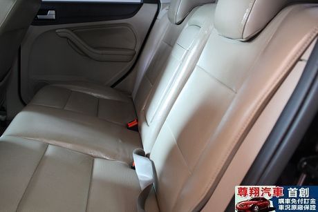 Ford 福特 Focus 1.8  照片7