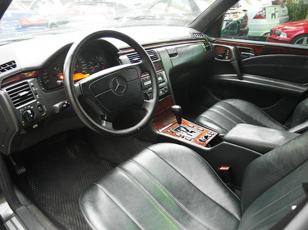 1998 BENZ E280 W210型 照片4