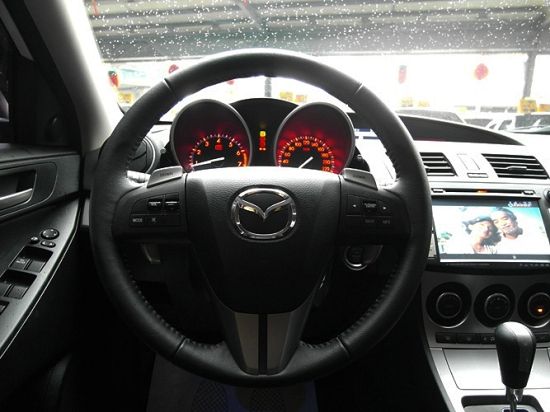 2011 馬自達 MAZDA3  照片6