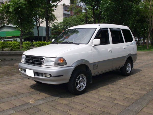 2001型 豐田ZACE瑞獅 1.8 照片1