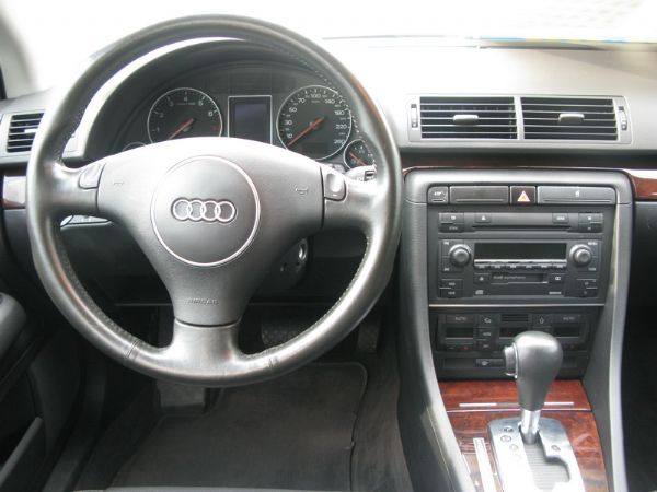 運通汽車-2005年-奧迪-A4 3.0 照片2