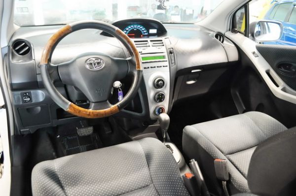 2007豐田YARIS 照片4