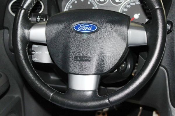 06 Ford 福特Focus 2.0S 照片5