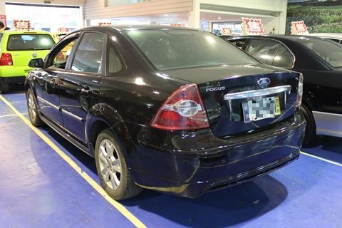 06 Ford 福特 Focus 照片9