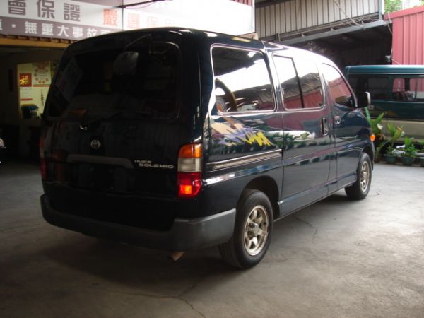 TOYOTA HIACE 照片2