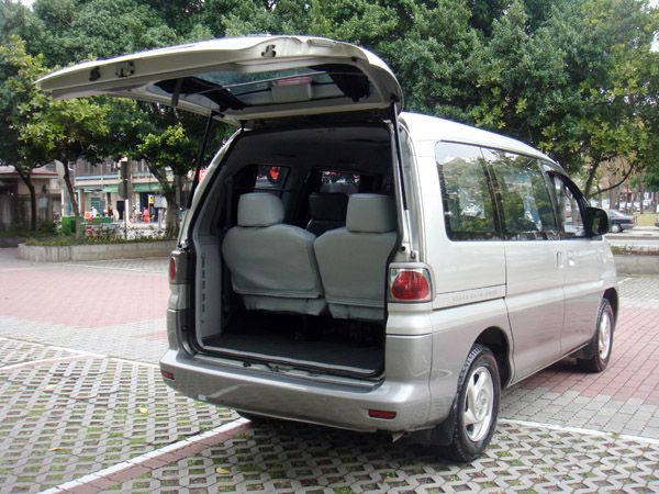 2005型 三菱SPACE GEAR司貝 照片5