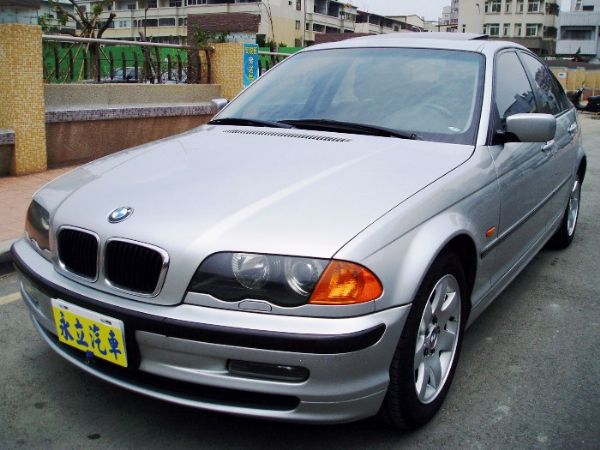 02 BMW 325 天窗.6安.雙電動 照片1