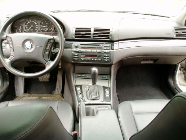02 BMW 325 天窗.6安.雙電動 照片4