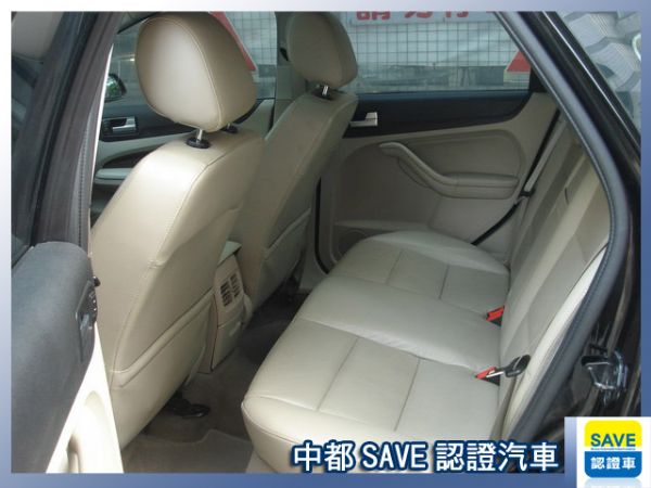 06 FORD FOCUS  照片7