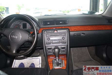 Audi 奧迪 A4 1.8T ~二手~ 照片3