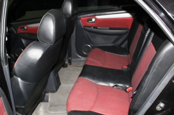 福特 Tierra RS 2.0 黑 照片5