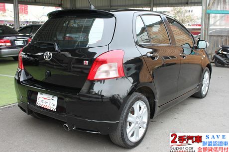 Toyota豐田 Yaris  照片6