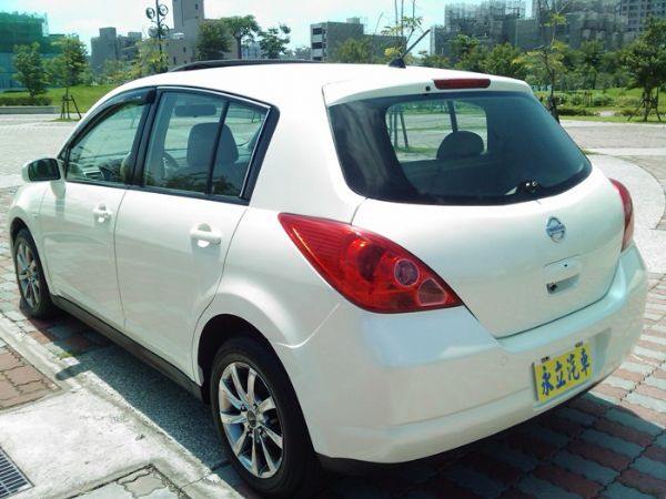 08 Tiida 五門.天窗.1.8L. 照片10