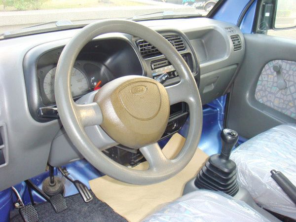 2001型 福特PR-Z  照片2