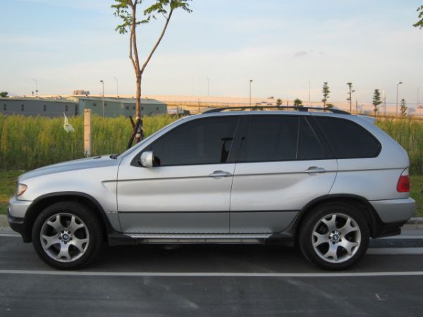 2000年 BMW X5 4.4 總代理 照片3