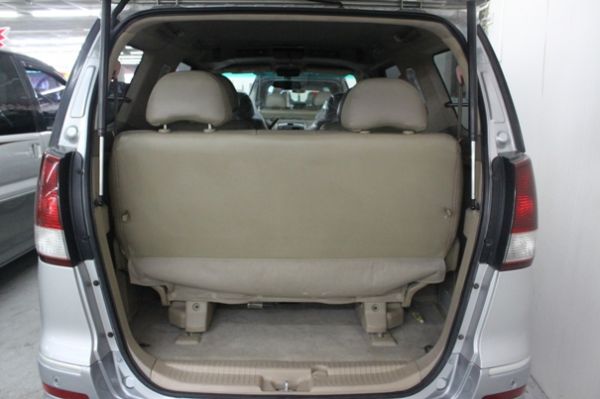 Nissan 日產 Serena QRV 照片6