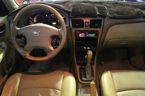 Nissan 日產  Sentra M1 照片4