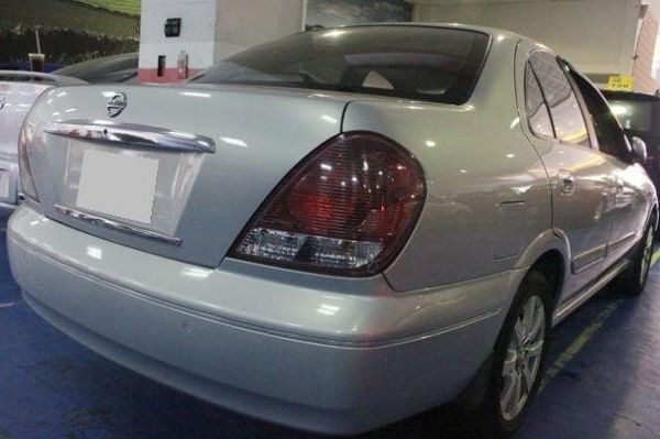 Nissan 日產  Sentra M1 照片7