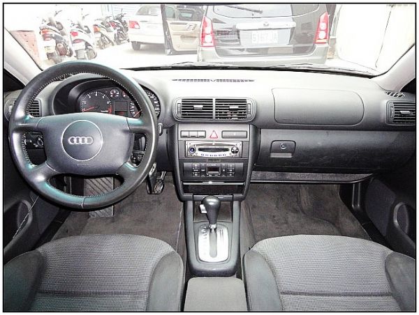 Audi(01)A3(1.6)銀-25. 照片7