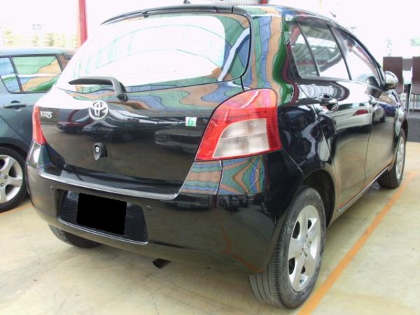 2009豐田YARIS 1.5 G 黑  照片7