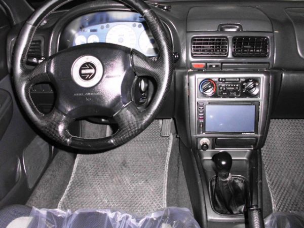 2002 速霸陸 IMPREZA 2.0 照片4