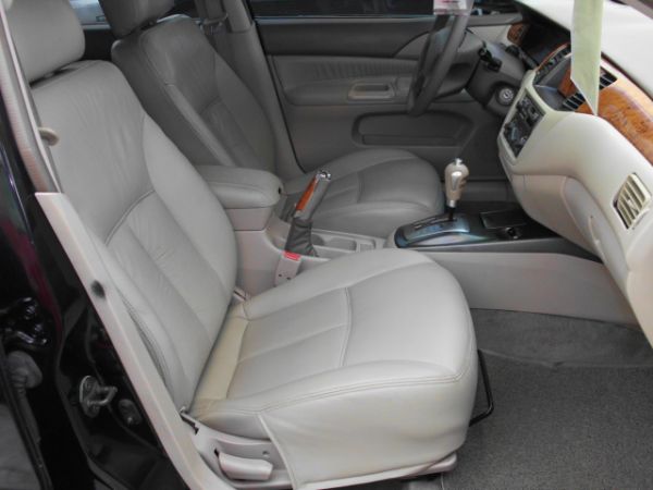 2002 三菱 Virage 1.8 黑 照片8