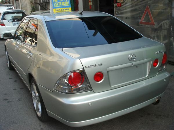 02 LEXUS IS 200 照片2