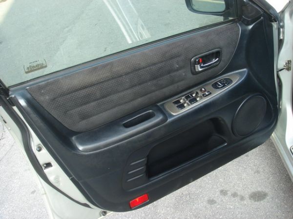02 LEXUS IS 200 照片5