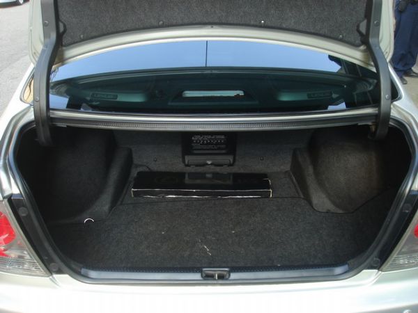 02 LEXUS IS 200 照片7
