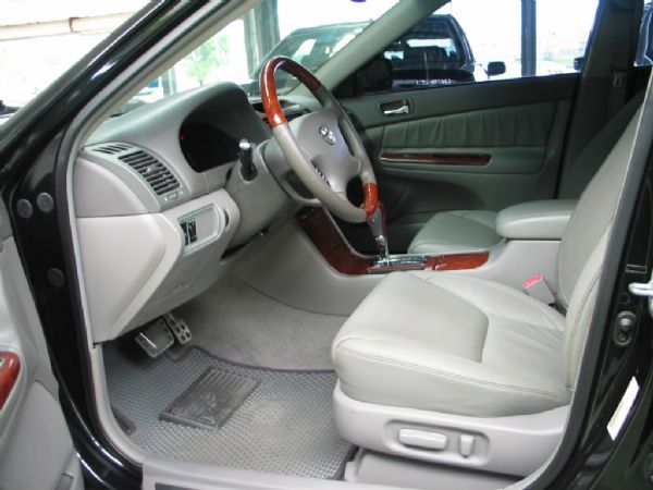 TOYOTA CAMRY 2.0G 照片2