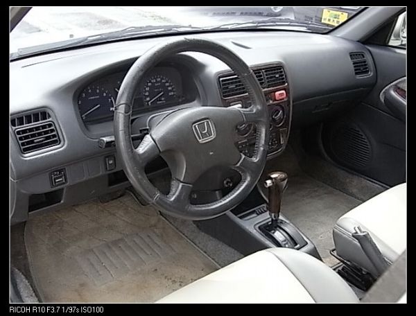 01 HONDA CITY 銀 1.5 照片4