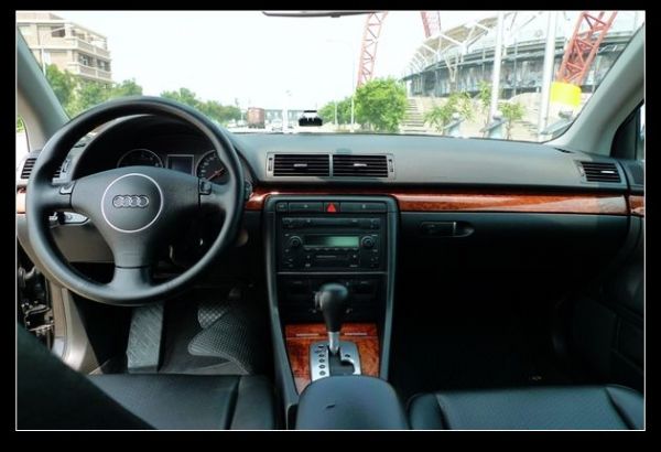 05 Audi  A4 1.8T 黑 照片5