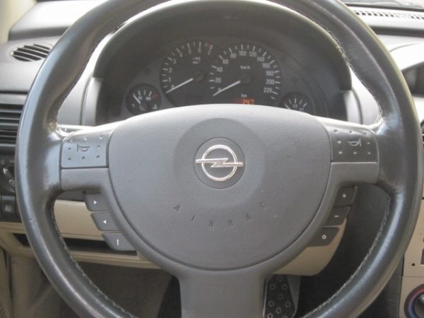 2001年 OPEL CORSA 1.4 照片5