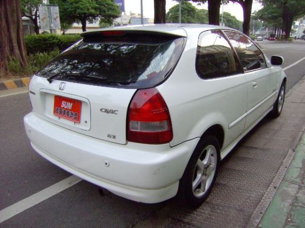 01年 CV3 年輕人最愛車種 照片4